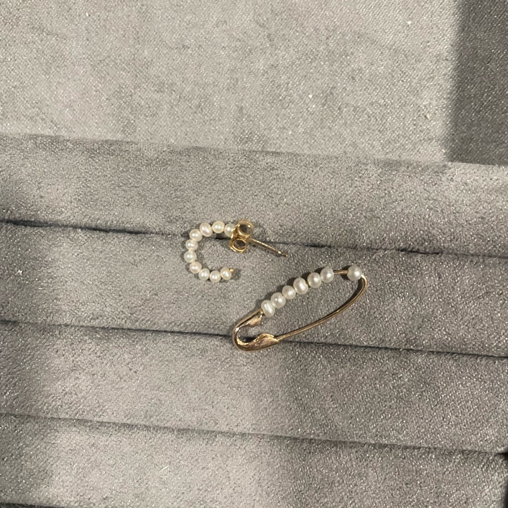 Mismatched Pearl earrings